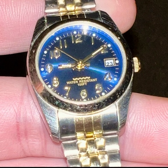 ⭐️Milan Watch Blue Round Face with Date Gold/Silver Toned Band - Picture 5 of 13